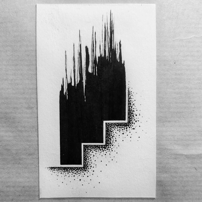 tatouage flash noir escaliers abstrait